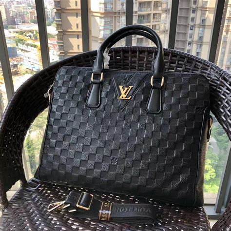 túi hàng hoa Louis Vuitton